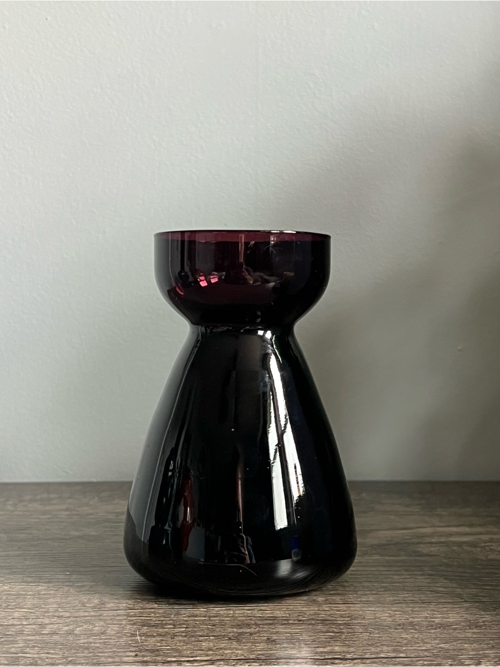 Vintage Amethyst Purple Glass Table Vase - Picture 3 of 8